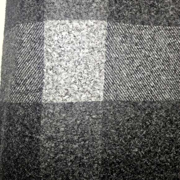 Mode Vin Rouge Fashion Black Grey Check Vest with Side Slits and Pockets - Picture 10 of 13